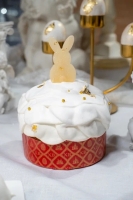 Апельсиновый кулич с маком и клубничным кремом чиз