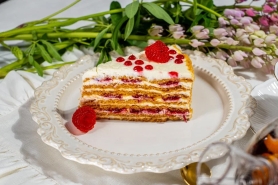 Медовик с клюквой 